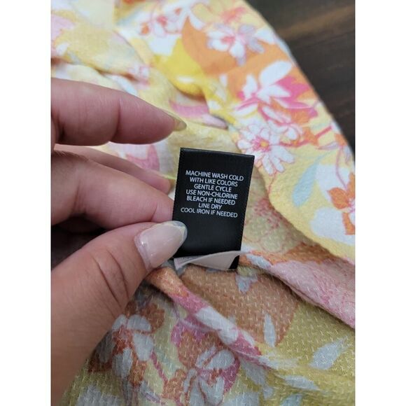 Torrid Rayon Embroidered Bell Sleeve Top Hi-lo Yellow Floral Scoop Neck Size 2X - Picture 11 of 12